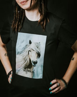 Koszulka unisex RATUJ KONIE namalowany konik