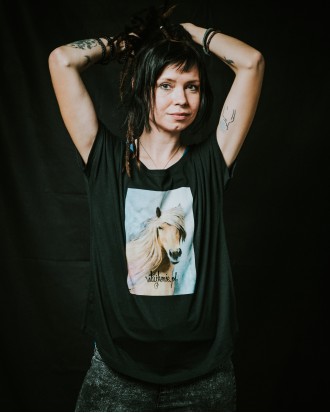 Koszulka damska luźna RATUJ KONIE namalowany konik