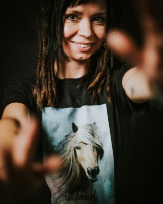 Koszulka unisex RATUJ KONIE namalowany konik