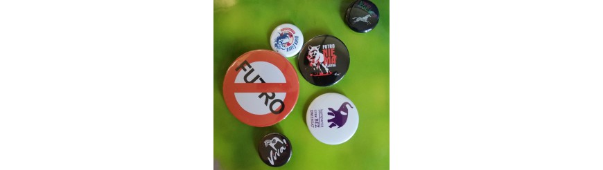 Przypinki / Naklejki / Magnesy